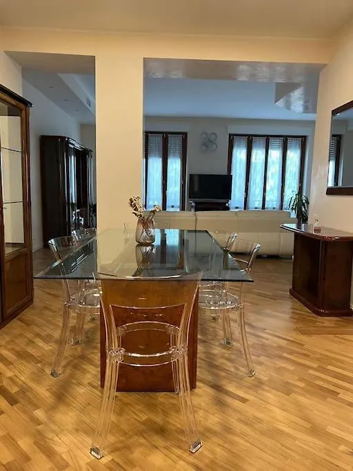 Elegant Apartment Milan